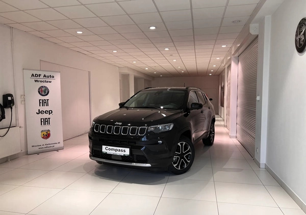 Jeep Compass cena 152737 przebieg: 5, rok produkcji 2023 z Wrocław małe 172